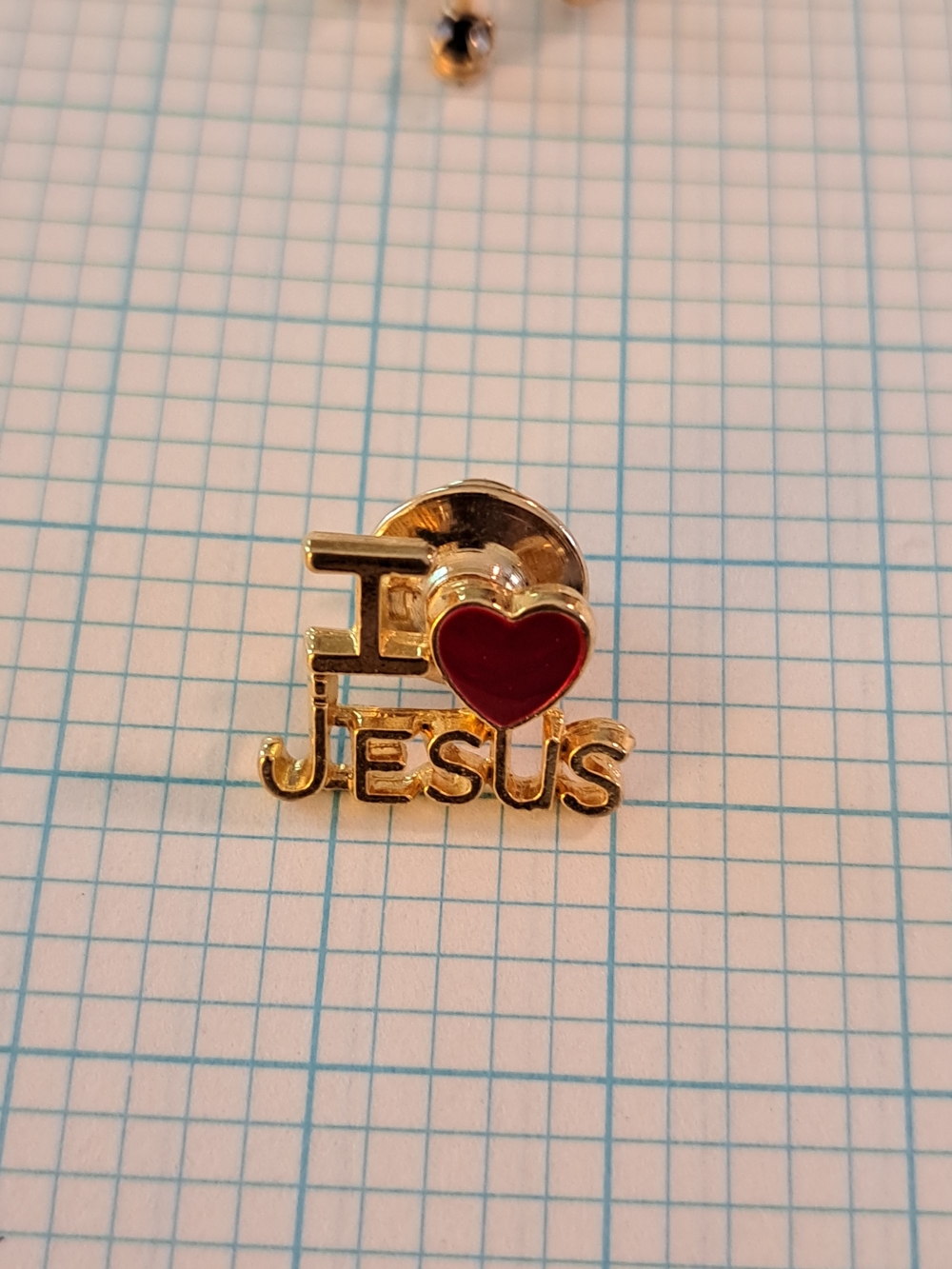 Gold 'I ♥ Jesus' Enamel Lapel Pin - Red Heart Christian